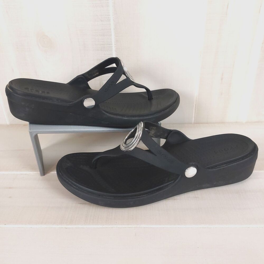 Crocs Sanrah Beveled Circle Sandals Women's Size 10 Black Flip Flops